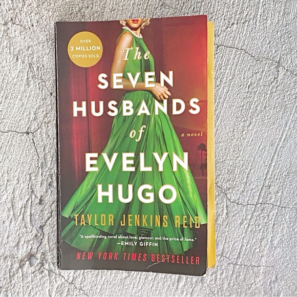 Taylor Jenkins Reid Other - The Seven Husbands of Evelyn Hugo Paperback Book 📖